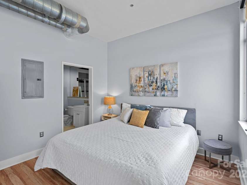 514 10th Street, Charlotte, NC 28202.  MLS# CAR4274987, YatesRealty ID 1514. 