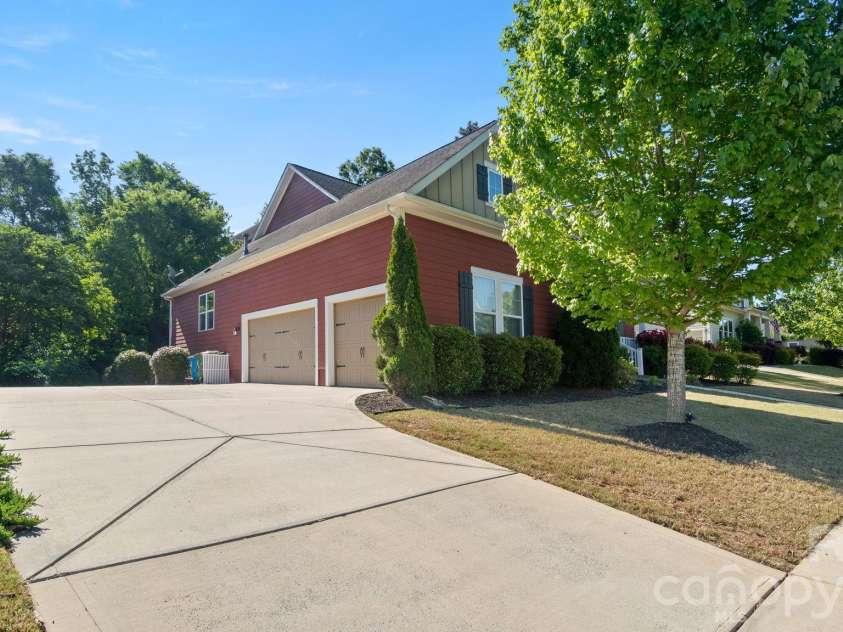 1226 Kings Bottom Drive, Fort Mill, SC 29715.  MLS# CAR4410254, YatesRealty ID 15140. 