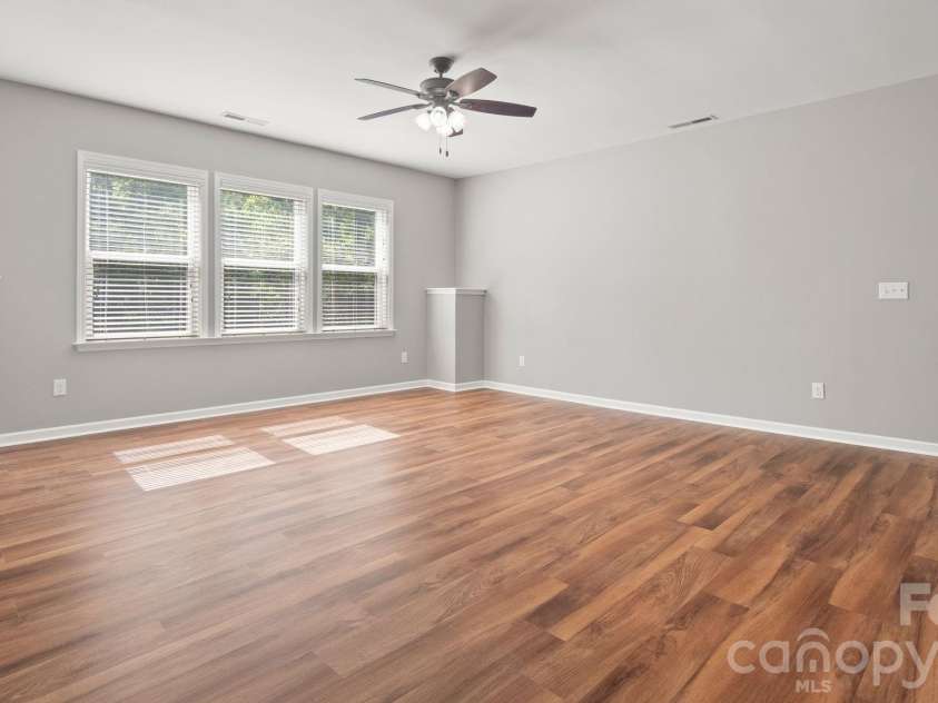 1226 Kings Bottom Drive, Fort Mill, SC 29715.  MLS# CAR4410254, YatesRealty ID 15140. 