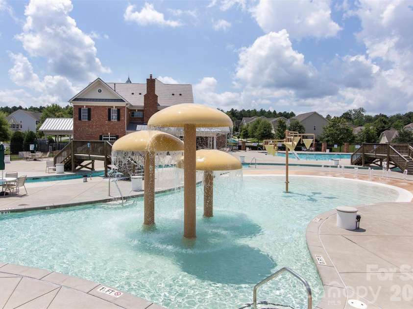 1226 Kings Bottom Drive, Fort Mill, SC 29715.  MLS# CAR4410254, YatesRealty ID 15140. 