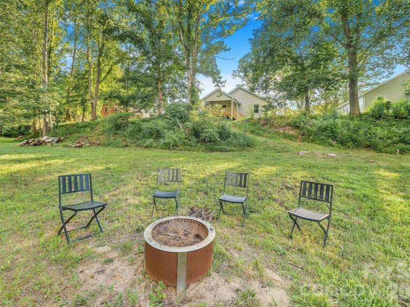 1182 Crabtree Road, Waynesville, NC 28785.  MLS# CAR4367694, YatesRealty ID 15142. 
