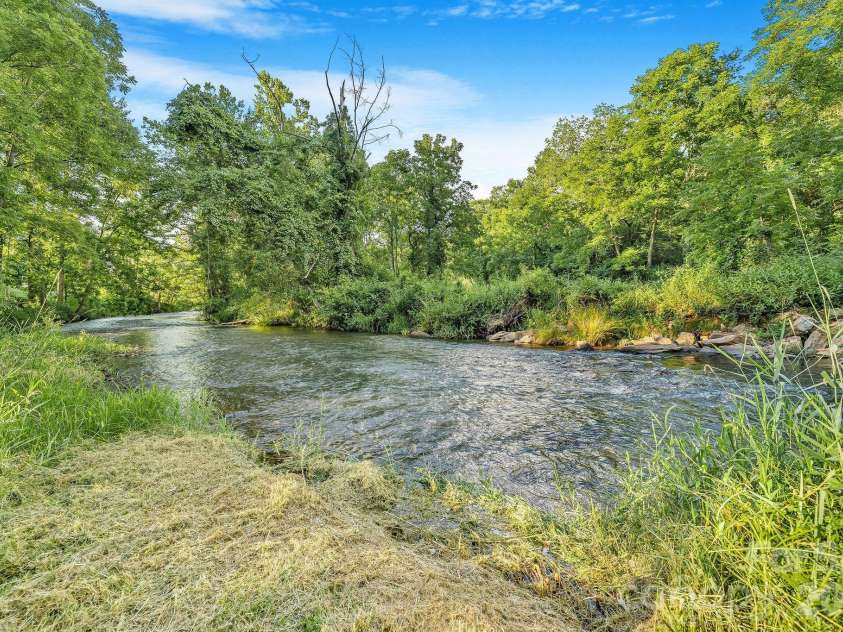 1182 Crabtree Road, Waynesville, NC 28785.  MLS# CAR4367694, YatesRealty ID 15142. 