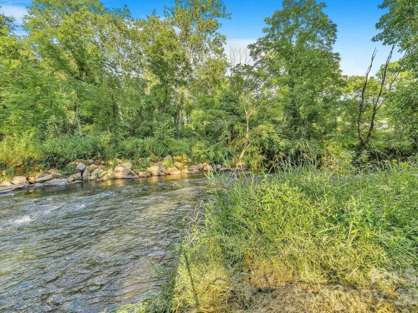 1182 Crabtree Road, Waynesville, NC 28785.  MLS# CAR4367694, YatesRealty ID 15142. 