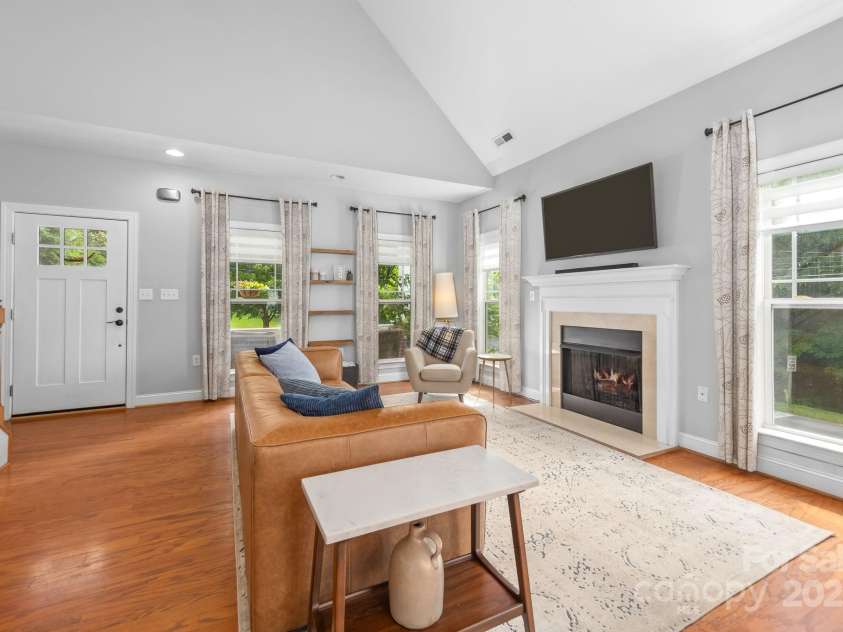 516 King Street, Waxhaw, NC 28173.  MLS# CAR4258068, YatesRealty ID 15142. 