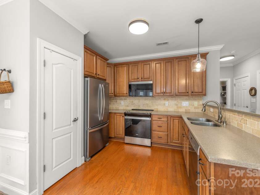 516 King Street, Waxhaw, NC 28173.  MLS# CAR4258068, YatesRealty ID 15142. 