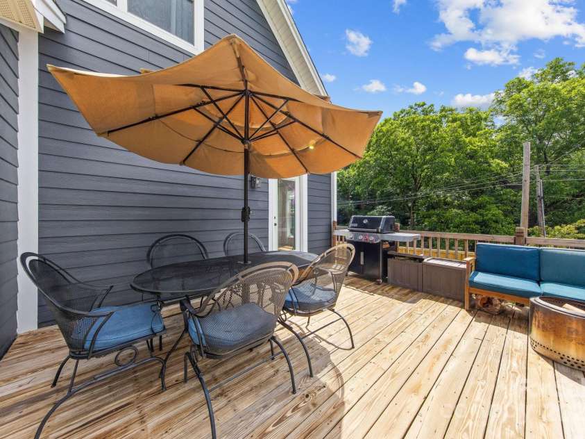 516 King Street, Waxhaw, NC 28173.  MLS# CAR4258068, YatesRealty ID 15142. 