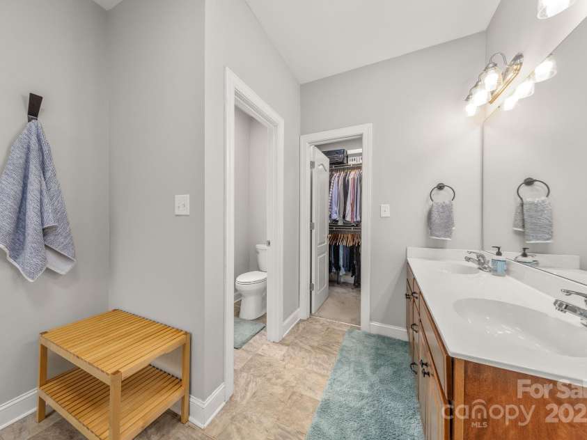 516 King Street, Waxhaw, NC 28173.  MLS# CAR4258068, YatesRealty ID 15142. 