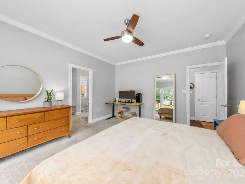 516 King Street, Waxhaw, NC 28173.  MLS# CAR4258068, YatesRealty ID 15142. 