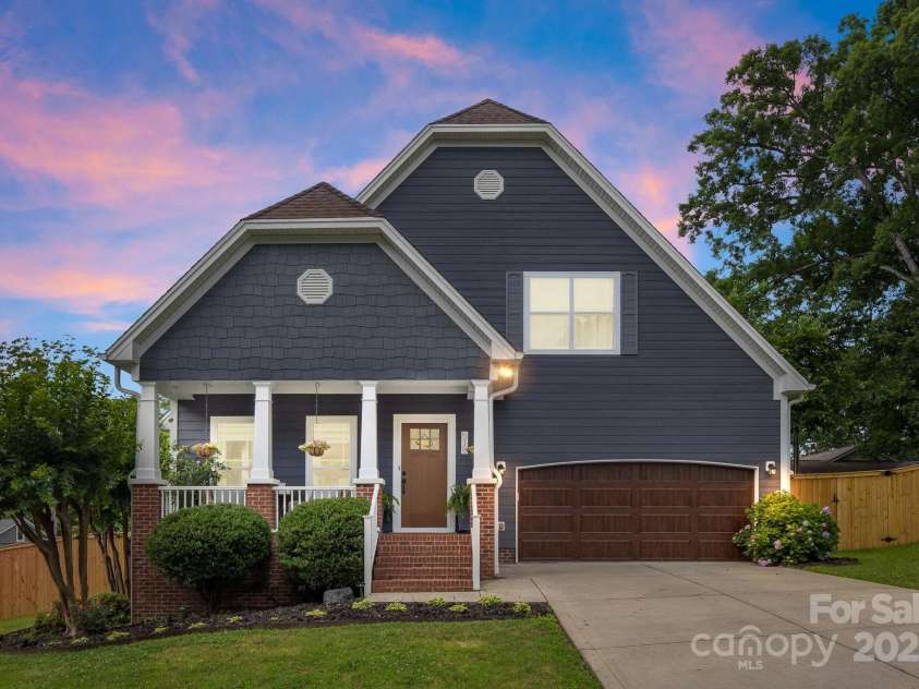 516 King Street, Waxhaw, NC 28173.  MLS# CAR4258068, YatesRealty ID 15142. 