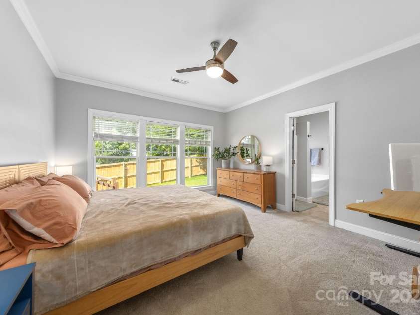 516 King Street, Waxhaw, NC 28173.  MLS# CAR4258068, YatesRealty ID 15142. 