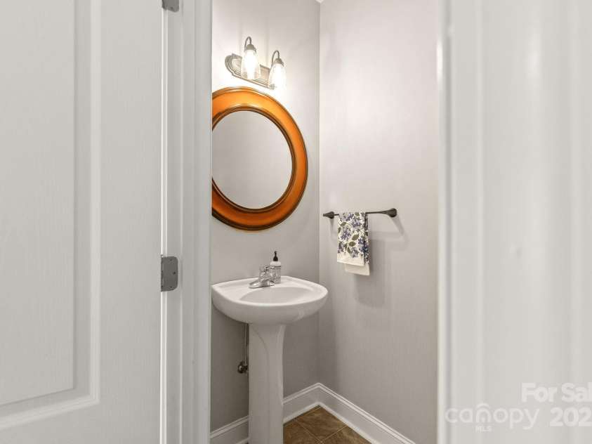 516 King Street, Waxhaw, NC 28173.  MLS# CAR4258068, YatesRealty ID 15142. 