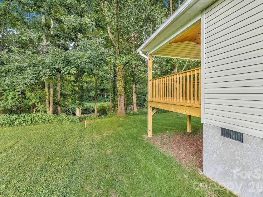 1196 Crabtree Road, Waynesville, NC 28785.  MLS# CAR4367690, YatesRealty ID 15143. 