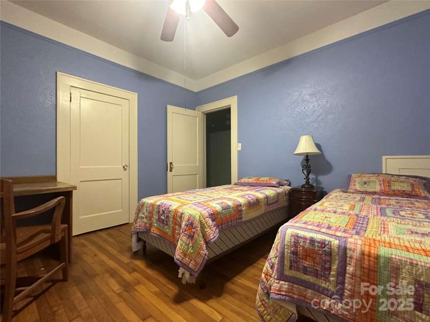1534 Kensington Road, Hendersonville, NC 28791.  MLS# CAR4234202, YatesRealty ID 15146. 
