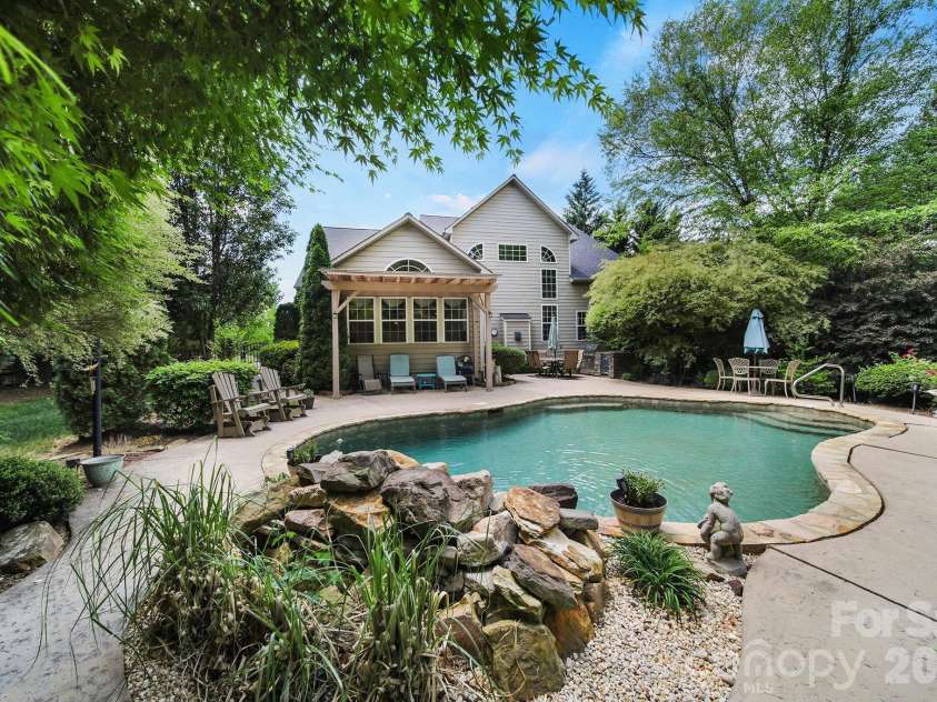 3012 Applewood Point Lane, Belmont, NC 28012.  MLS# CAR4371970, YatesRealty ID 15147. 