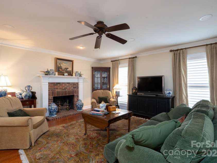6307 Roanoke Drive, Kannapolis, NC 28081.  MLS# CAR4242668, YatesRealty ID 15148. Den