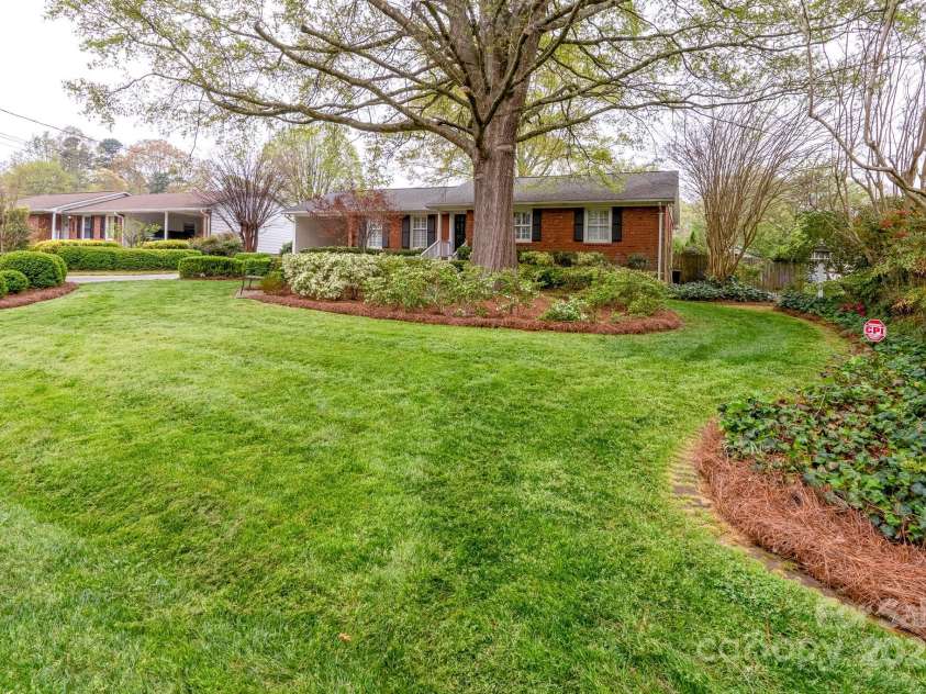 6307 Roanoke Drive, Kannapolis, NC 28081.  MLS# CAR4242668, YatesRealty ID 15148. Front