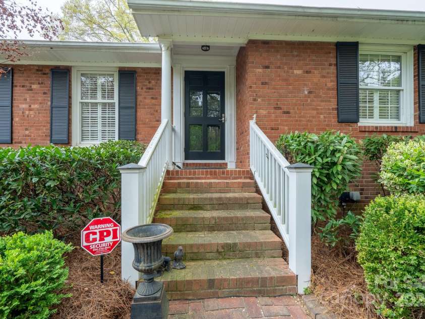 6307 Roanoke Drive, Kannapolis, NC 28081.  MLS# CAR4242668, YatesRealty ID 15148. Front