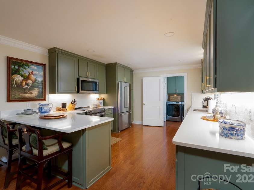 6307 Roanoke Drive, Kannapolis, NC 28081.  MLS# CAR4242668, YatesRealty ID 15148. Kitchen