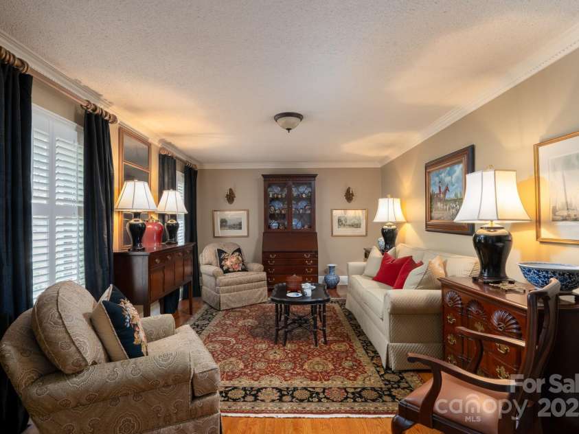 6307 Roanoke Drive, Kannapolis, NC 28081.  MLS# CAR4242668, YatesRealty ID 15148. Living Room