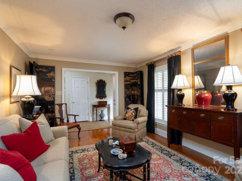 6307 Roanoke Drive, Kannapolis, NC 28081.  MLS# CAR4242668, YatesRealty ID 15148. Living Room