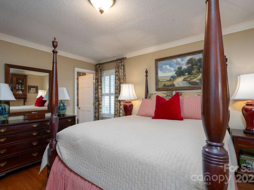 6307 Roanoke Drive, Kannapolis, NC 28081.  MLS# CAR4242668, YatesRealty ID 15148. Primary Bedroom
