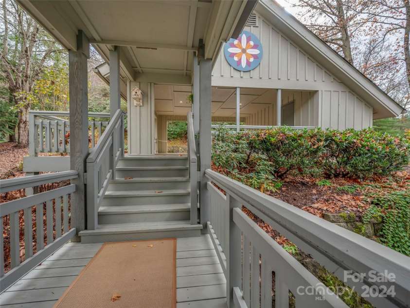 14 Wild Ivy Run, Hendersonville, NC 28739.  MLS# CAR4202089, YatesRealty ID 15149. 
