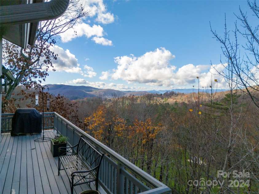14 Wild Ivy Run, Hendersonville, NC 28739.  MLS# CAR4202089, YatesRealty ID 15149. 