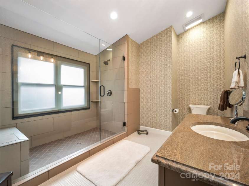 14 Wild Ivy Run, Hendersonville, NC 28739.  MLS# CAR4202089, YatesRealty ID 15149. 