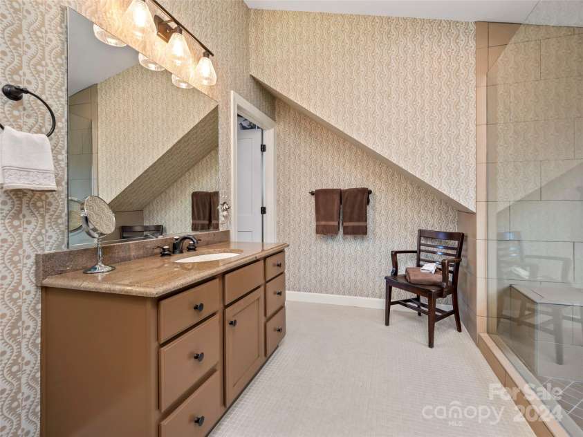 14 Wild Ivy Run, Hendersonville, NC 28739.  MLS# CAR4202089, YatesRealty ID 15149. 