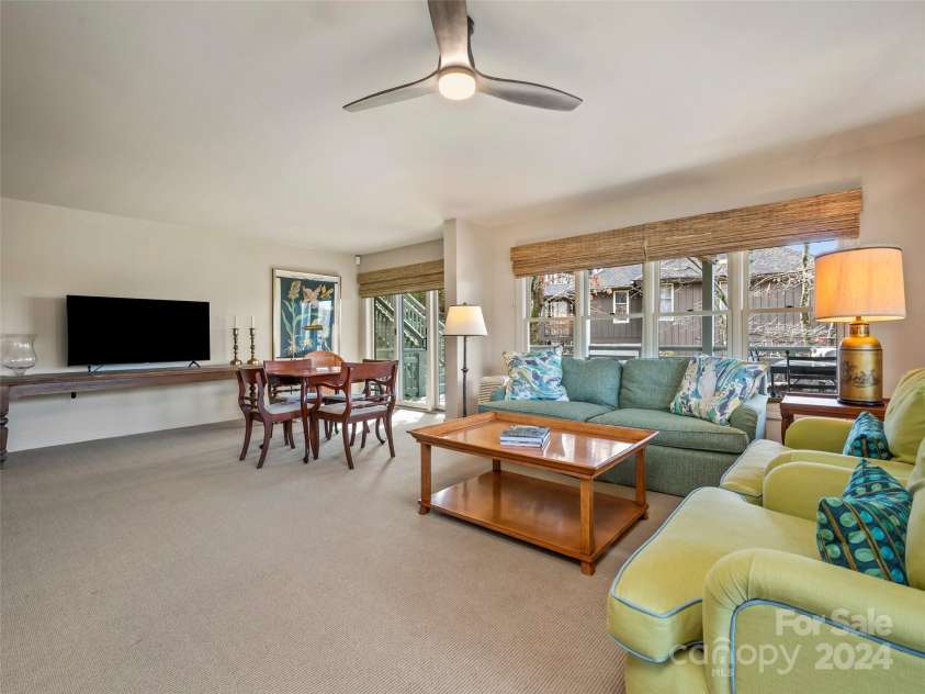 14 Wild Ivy Run, Hendersonville, NC 28739.  MLS# CAR4202089, YatesRealty ID 15149. 