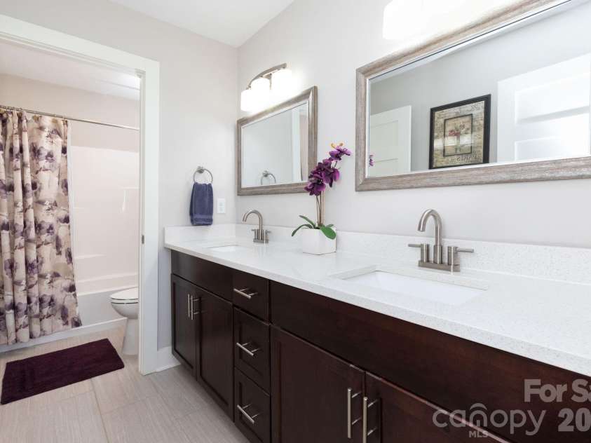 36 Spy Pointe Lane, Fletcher, NC 28732.  MLS# CAR4372672, YatesRealty ID 15149. Full Bathroom