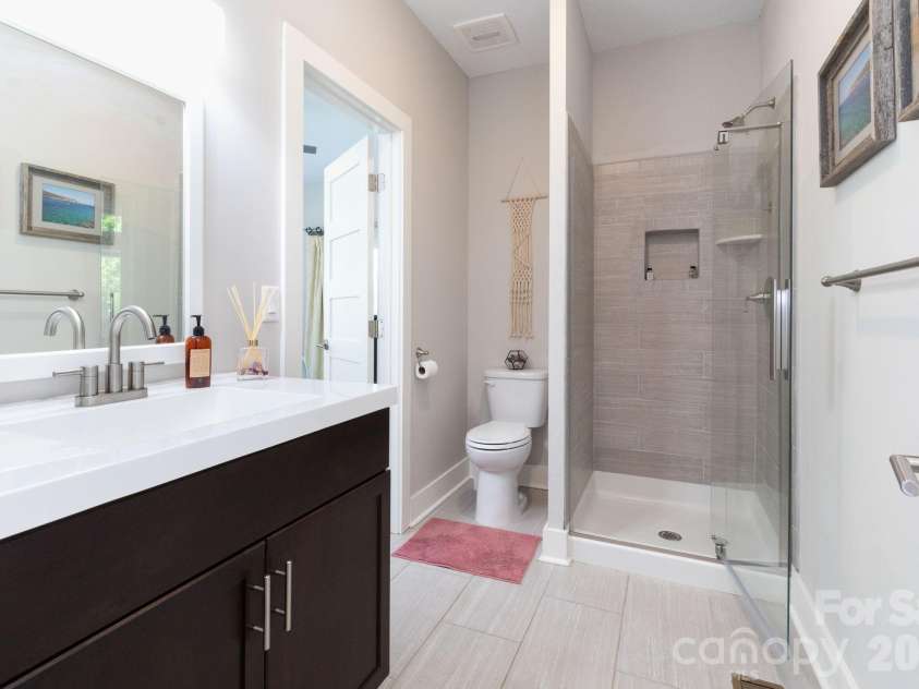 36 Spy Pointe Lane, Fletcher, NC 28732.  MLS# CAR4372672, YatesRealty ID 15149. Main Level Bathroom