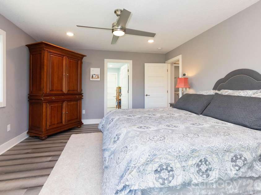 36 Spy Pointe Lane, Fletcher, NC 28732.  MLS# CAR4372672, YatesRealty ID 15149. Primary Bedroom