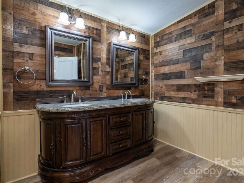 4428 Turkey Lane, Rock Hill, SC 29730.  MLS# CAR4219349, YatesRealty ID 1515. Primary en-suite sink
