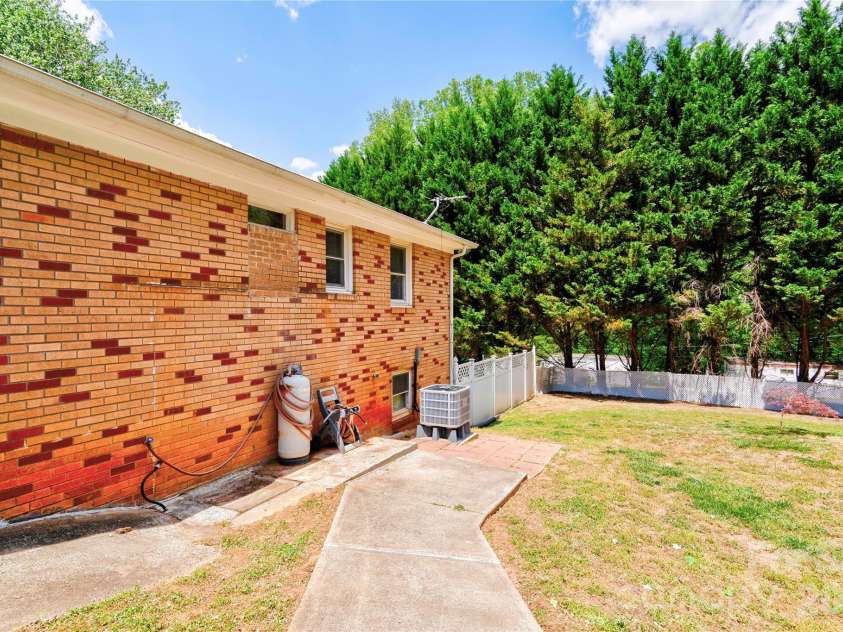 201 Skycrest Avenue, Shelby, NC 28152.  MLS# CAR4373143, YatesRealty ID 15150. Back