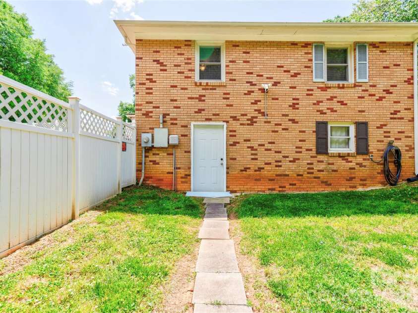 201 Skycrest Avenue, Shelby, NC 28152.  MLS# CAR4373143, YatesRealty ID 15150. Back Yard