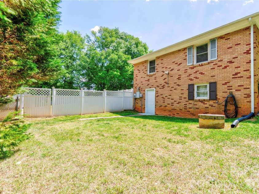 201 Skycrest Avenue, Shelby, NC 28152.  MLS# CAR4373143, YatesRealty ID 15150. Back Yard