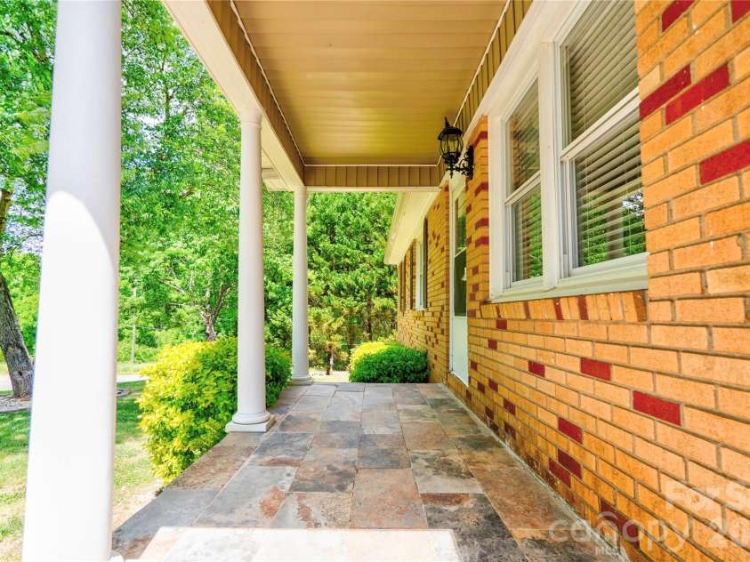 201 Skycrest Avenue, Shelby, NC 28152.  MLS# CAR4373143, YatesRealty ID 15150. Covered Front Porch