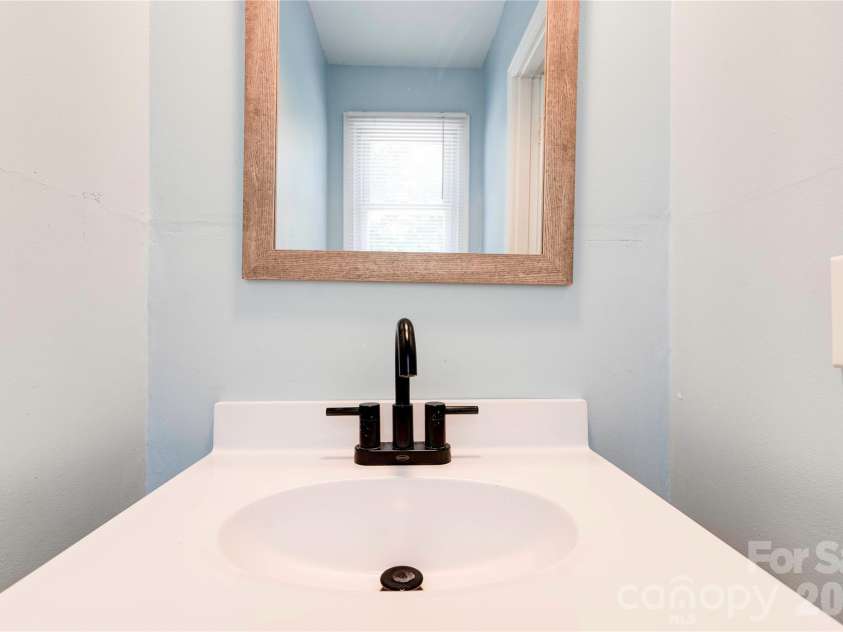 201 Skycrest Avenue, Shelby, NC 28152.  MLS# CAR4373143, YatesRealty ID 15150. Half Bathroom