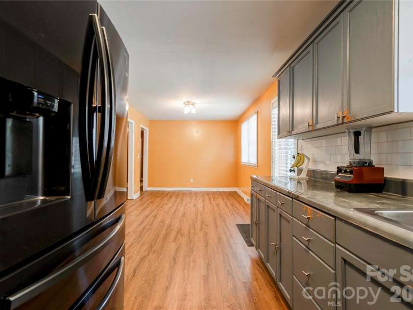 201 Skycrest Avenue, Shelby, NC 28152.  MLS# CAR4373143, YatesRealty ID 15150. Kitchen