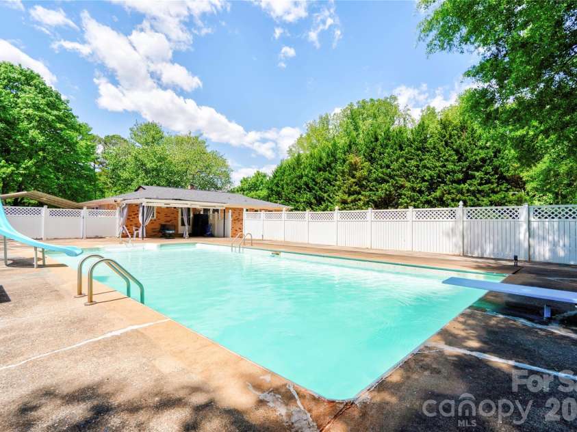 201 Skycrest Avenue, Shelby, NC 28152.  MLS# CAR4373143, YatesRealty ID 15150. Pool