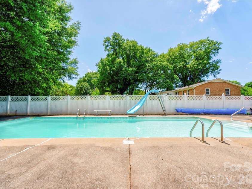 201 Skycrest Avenue, Shelby, NC 28152.  MLS# CAR4373143, YatesRealty ID 15150. Pool