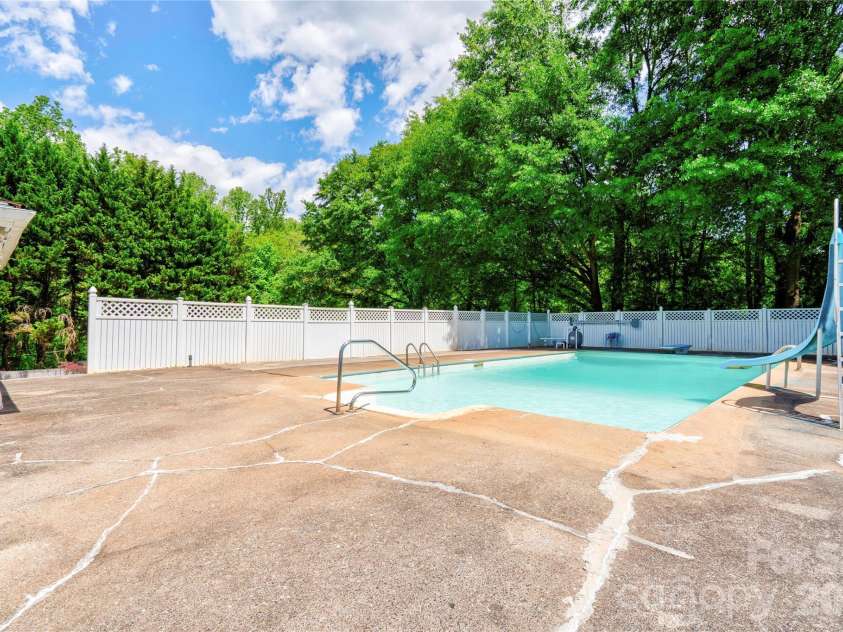 201 Skycrest Avenue, Shelby, NC 28152.  MLS# CAR4373143, YatesRealty ID 15150. Pool