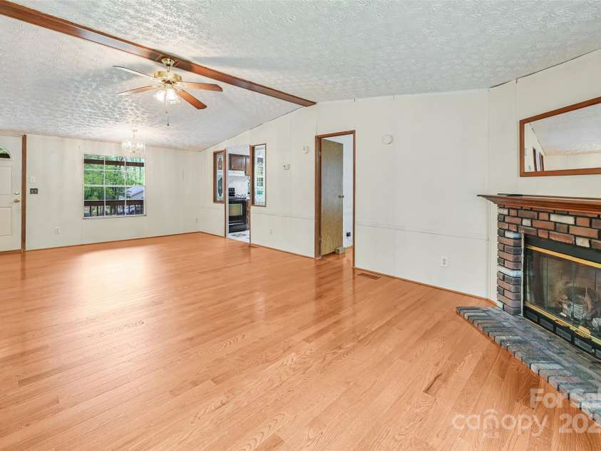 4 Peaceful Lane, Fletcher, NC 28732.  MLS# CAR4254483, YatesRealty ID 15151. 