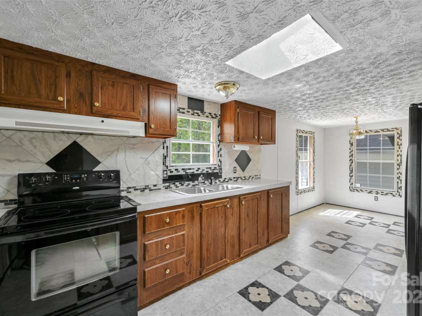 4 Peaceful Lane, Fletcher, NC 28732.  MLS# CAR4254483, YatesRealty ID 15151. 