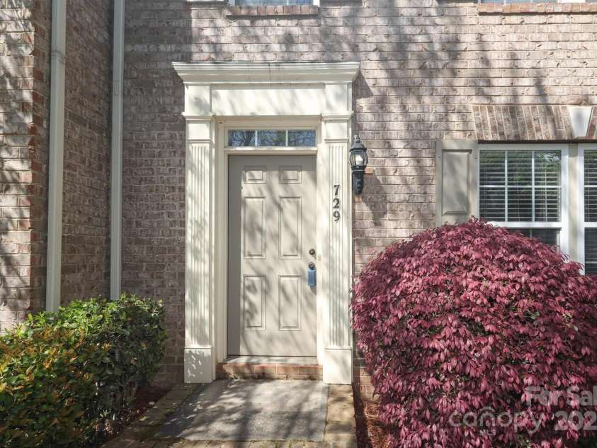 729 Naramore Street, Davidson, NC 28036.  MLS# CAR4280784, YatesRealty ID 15153. 