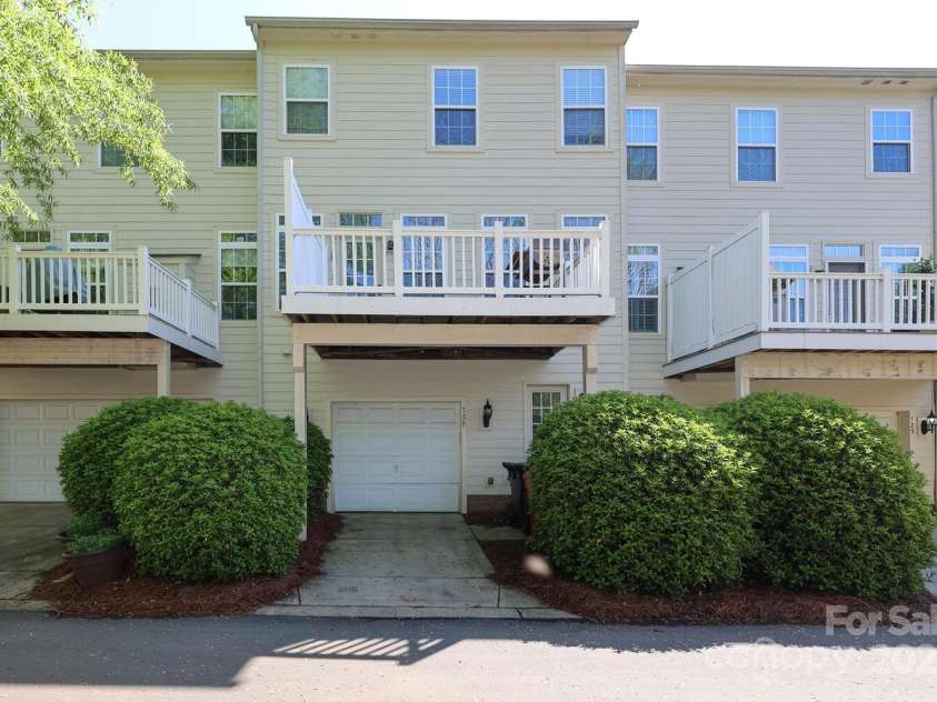 729 Naramore Street, Davidson, NC 28036.  MLS# CAR4280784, YatesRealty ID 15153. 