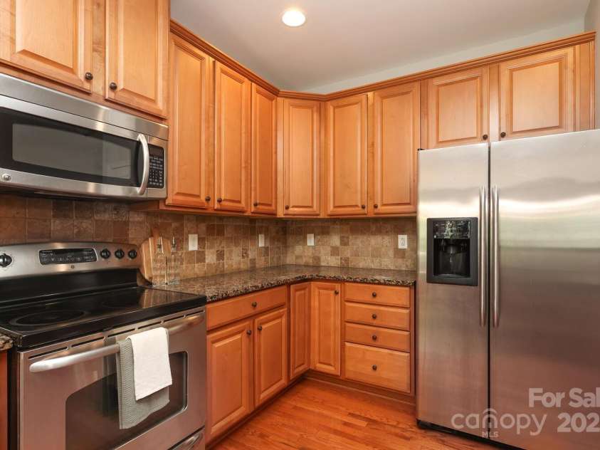 729 Naramore Street, Davidson, NC 28036.  MLS# CAR4280784, YatesRealty ID 15153. 