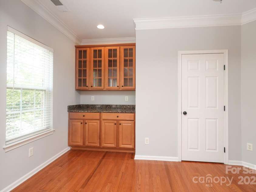 729 Naramore Street, Davidson, NC 28036.  MLS# CAR4280784, YatesRealty ID 15153. 