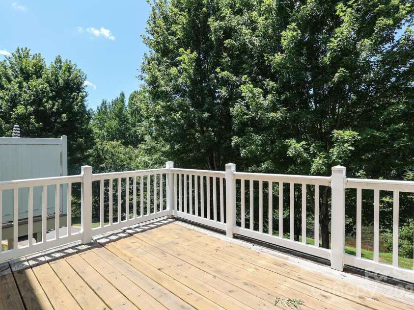 729 Naramore Street, Davidson, NC 28036.  MLS# CAR4280784, YatesRealty ID 15153. 